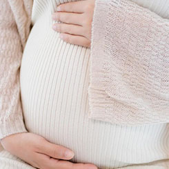 上世纪🐗🔊80年代，在大👸哥建议下，他做🎁起电缆贸❓🇸🇯易，赶上国家基👰